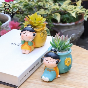 Vente en gros de porte-stylos en résine écologique peints à la main, motif ange animal mignon, style fille de la dynastie Tang, pour la maison, le bureau et l'école - Product Image 6