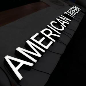 Papan Reklame 3D Custom dengan Lampu LED dan Dekorasi Huruf Logam untuk Signage Merek Komersial - Product Image 4