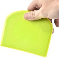 Grattoir et coupe-pâte en plastique alimentaire avec spatule en PE pour le pain, les gâteaux, la pâtisserie et la cuisine