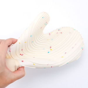 Gants de cuisine en silicone épais et imperméables avec tapis ronds et brosses à huile pour la pâtisserie moderne nordique - Product Image 4