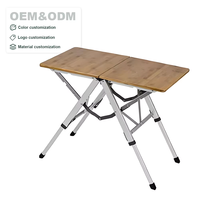 Moderne Outdoor-Möbel Klapptisch mit Bambusplatte Aluminiumrahmen Zwei Sitze Einteiliger Lift-Tisch für Auto Camping Picknicks Park Wohnen Hotel