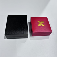 Petite boîte à bijoux en plastique floqué pour boucles d'oreilles, bagues, pièces de monnaie, épingles de revers et broches
