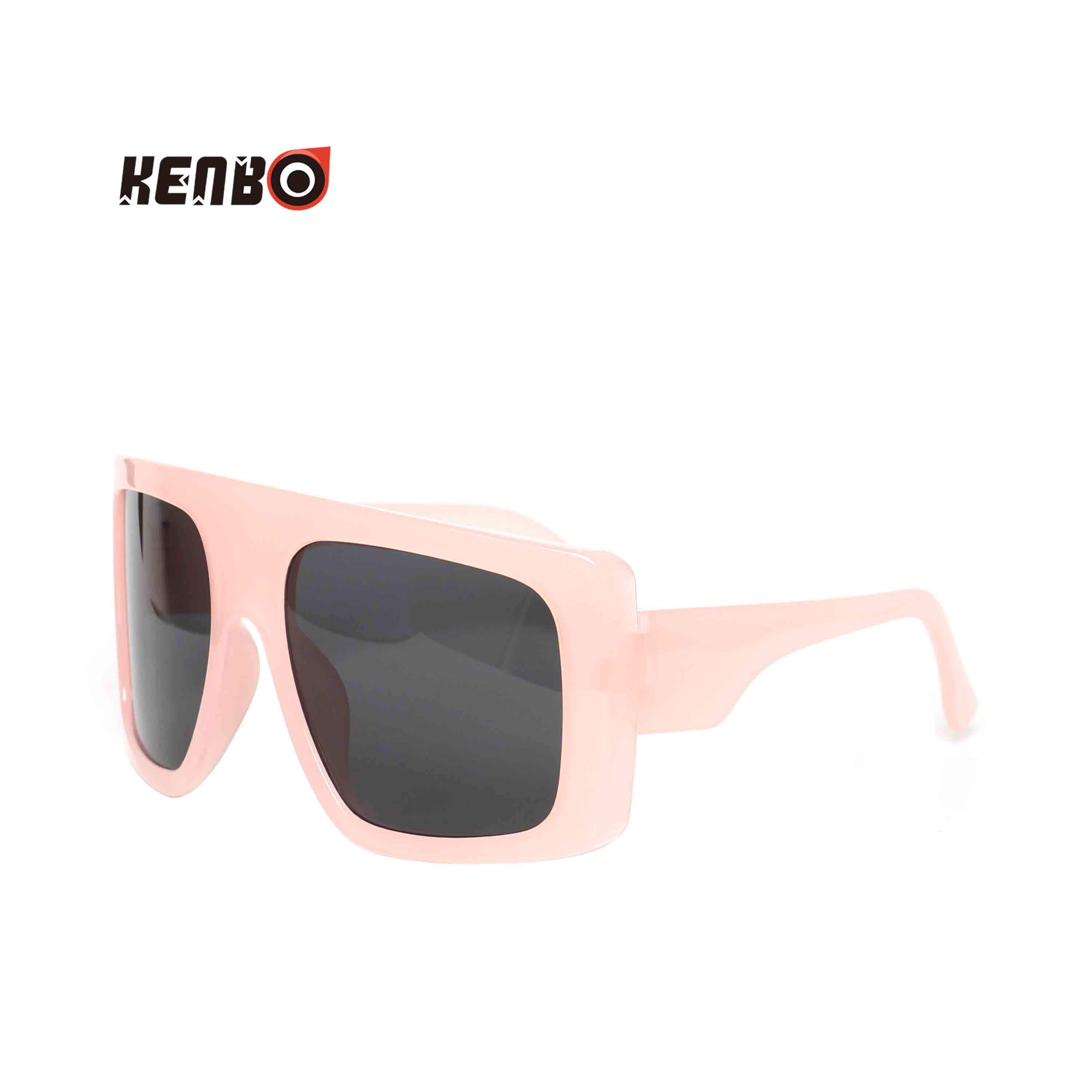 สีชมพูอ่อน