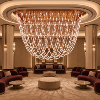 Lustre suspendu LED en verre tressé personnalisé pour hall d'hôtel de prestige et projets d'ingénierie