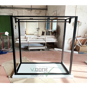 Exhibidores de Ropa Metálicos Modernos de Alta Gama, Personalizados, Pre-Ensamblados, Independientes, para Comercio Minorista - Product Image 1