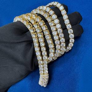 Moissanite diamant plaqué or 925 argent sterling entièrement glacé 6MM chaîne de tennis bijoux à la mode disponibles à la vente - Product Image 1