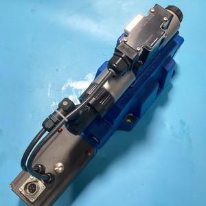 4WRTE 27 วาล์วควบคุมทิศทางแบบสัดส่วน R900781687 4WRTE27V500L-4X/6EG24K31/A1M วาล์วควบคุมแบบใช้สัญญาณนำร่องตอบสนองรวดเร็ว - Product Image 3