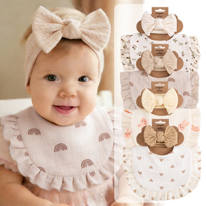 Juego de 2 piezas: Baberos y diademas de algodón con estampado floral para recién nacidos, con borde con volantes y cierre de botón, toalla para la saliva - Product Image 3
