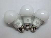 Ampoules LED E26 120V sans scintillement, compatibles avec la plupart des variateurs de lumière muraux triac à coupure de phase des États-Unis