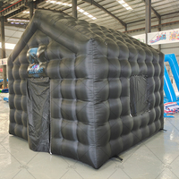 Tente de fête gonflable commerciale noire en PVC, imperméable, double couche, pour boîtes de nuit, divertissement extérieur, portable et rapide à monter