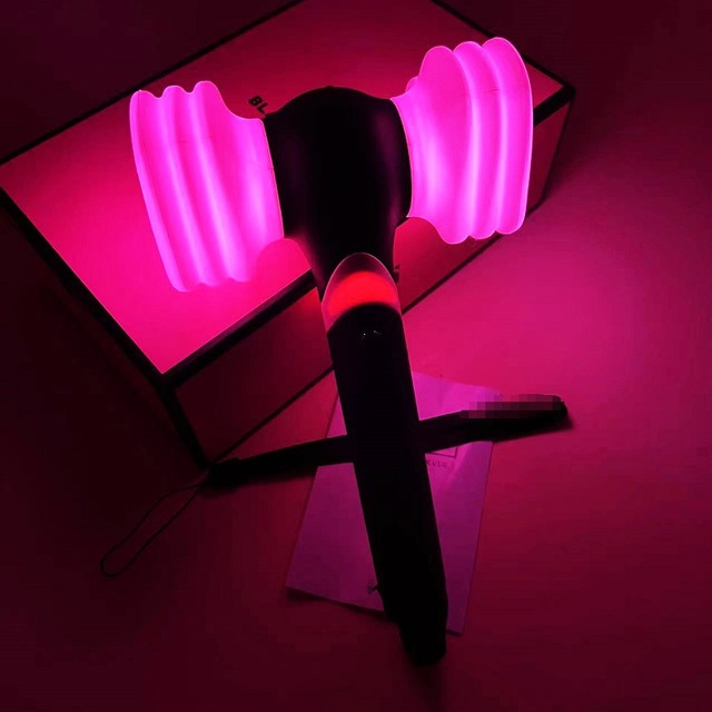 Wholesale BLACKPINK Glow Stick 15-Color RGB LED Light Stick AA Battery Operated with Custom Color for Concerts, Parties