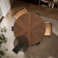 Ensemble de tables basses rondes en bois finition noyer, design minimaliste avec rangement pour salons modernes