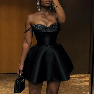 ชุดเดรสแฟชั่นแบบผูกคอ ปักเลื่อม แต่งผ้าแบบแพทช์เวิร์ค สำหรับผู้หญิง - Product Image 4