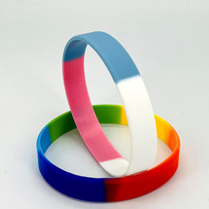 2023 alta calidad Love Is Love LGBT <span class=keywords><strong>Pride</strong></span> Rainbow Rubber Unisex muñequera pulsera de silicona - Product Image 4