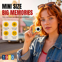 Mini caméra portable pour enfants, appareil photo numérique rétro avec lumière d'appoint, porte-clés, écran LCD 1,54 pouces, vidéo 1080p, Type-C, idéal pour les voyages et les anniversaires