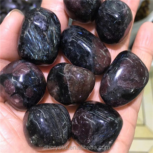 Cristaux spirituels de 20 à 30mm Pierres de guérison Astrophyllite naturelle avec <span class=keywords><strong>grenat</strong></span> <span class=keywords><strong>Pierre</strong></span> de cristal dégringolée à vendre - Product Image 1