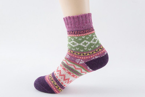 Calzini da <span class=keywords><strong>Donna</strong></span> Invernali Spessi Caldi <span class=keywords><strong>Termici</strong></span> Jacquard in Lana Stile Nordico, 100% Lana Lunghezza al Polpaccio Traspiranti a Maglia con Cartoni Animati Nordici - Product Image 4