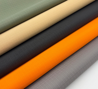 Tissu de tente en polyester 300D 100% 245 g/m² enduit PU imperméable à tissage uni pour sacs à dos, sacs et équipements de plein air - Vente en gros