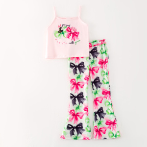 Completo estivo casual per bambine in seta organica di latte, top a balze con stampa a fiocco e <span class=keywords><strong>pantaloni</strong></span> a zampa. - Product Image 4