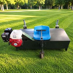 Máquina de cepillado de césped artificial a gasolina para el mantenimiento de campos deportivos, suministro de fábrica - Product Image 1