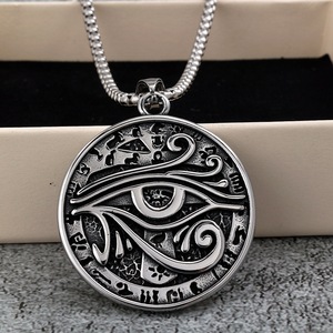 yunnique Pendentif rétro en acier inoxydable pour homme, breloque à thème œil d'Horus égyptien ancien, pour cadeau de fête ou accessoire vestimentaire - Product Image 3