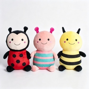 Juego de 3 peluches de insectos personalizados, paquete de peluches de mariquita, abeja y oruga, trío de peluches de insectos de jardín - Product Image 1