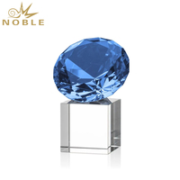 Noble Nouveau Design Produits Cristal Logo Personnalisé Prix K9 Cube Cristal Bleu Diamant Flèche Trophée Prix