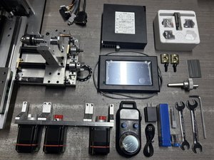 เครื่องกลึงซีเอ็นซีขนาดเล็กสำหรับใช้ในบ้าน พร้อมมอเตอร์เซอร์โวในตัว รองรับการประกอบด้วยมือ งานกลึงละเอียด งานกัด และงานเจาะ แบบมัลติฟังก์ชั่น - Product Image 6