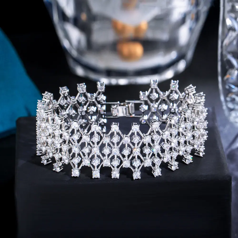Dazzling Cubic Zirconia Stone Hollow Jewelry Chunky Bling Fancy Big Wedding Dress Bracelet for Women Bridesmaid Accessories
