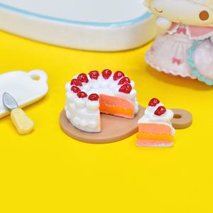 Adornos de resina planos con forma de dulces de pastel de fresa para manualidades DIY, scrapbooking y juguetes para juegos de cocina y fiestas - Product Image 2