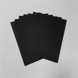 Carton noir d'emballage de boîte de papier de carte 120gsm 300gsm A4 roulant les doubles cartes dégrossies enduites de papier du noyau 300gsm noir - Product Image 4