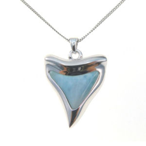 Colgante de Diente de Tiburón de Plata de Ley 925 con Baño de Rodio y Piedras Preciosas Naturales, Éxito de Ventas 2021 - Product Image 2