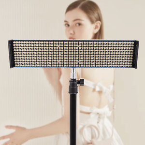 Lámpara de Fotografía LED Simock Portátil con Temperatura de Color Ajustable, Alimentación CA/CC, 13 Pulgadas, Control Manual/Inalámbrico - Product Image 4
