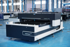 Máquina de Corte y Grabado Láser CO2 1325 de Alta Eficiencia con Accionamiento por Tornillo y Servomotor para Madera, Acrílico, MDF, Contrachapado y Tela - Product Image 5
