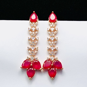 Boucles d'oreilles pendantes rouges pour femmes en argent sterling 925 avec zircon cubique rubis créé en laboratoire Elizabeth Taylor bijoux inspirés | Ada - Product Image 4