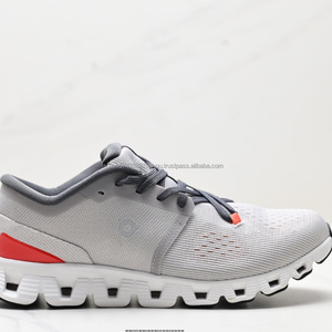 2025รองเท้าผ้าใบแฟชั่นดีไซน์ใหม่คุณภาพสูงสำหรับผู้ชายผู้หญิงรองเท้าวิ่งสวมใส่สบายสไตล์เดินหรูหรา - Product Image 1