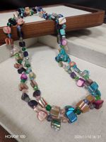 Collier superposé tendance bohème personnalisé avec pendentifs en forme de goutte d'eau colorés plaqués or, coquillages en bambou, cristaux et perles en pierre naturelle