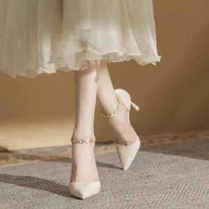 Chaussures à talons hauts pour femmes en cuir de haute qualité, nouveau style, bout pointu, chaussures de créateur, talon bas, chaussures à talons hauts pour femmes, dernières tendances - Product Image 4