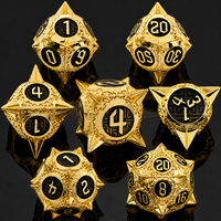 Ensemble de 7 dés de jeu de rôle polyédriques en métal noir doré à pointes, faits à la main, écologiques, pour D&D, coffret cadeau
