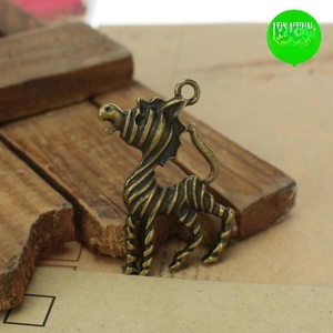 Ciondolo Zebra Braying in Lega di Zinco Bronzo Anticato, <span class=keywords><strong>Animale</strong></span> Safari in Piedi, per Bambini, Souvenir da Viaggio al Zoo, Artigianato - Product Image 1