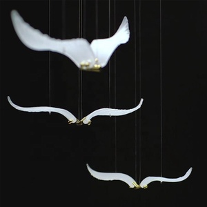 Design <span class=keywords><strong>di</strong></span> lusso grande <span class=keywords><strong>vetro</strong></span> lampadario uccello volare <span class=keywords><strong>ali</strong></span> <span class=keywords><strong>di</strong></span> uccello grande progetto lampadario in <span class=keywords><strong>vetro</strong></span> illuminazione - Product Image 1