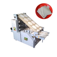 Machine à fabriquer des enveloppes pour empanadas et raviolis à trois rangées