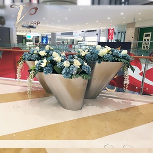 Ensemble de pots à fleurs coniques en fibre de verre argentés de grande taille pour jardin extérieur, fleurs artificielles, design moderne et durable - Product Image 5