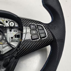Nouveaux produits explosifs : Volant perforé en cuir et fibre de carbone pour BMW X5 X6 E70 E71 - Product Image 3