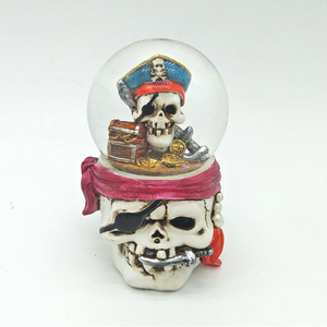 Bola de Nieve Náutica de Resina de México, Recuerdo del Caribe, Calavera Pirata, Globo de Nieve - Product Image 3