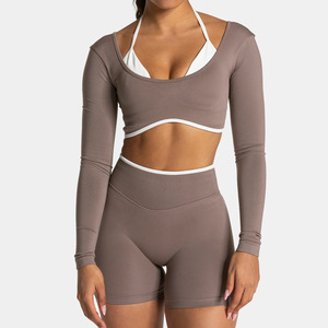 Haut de sport respirant pour femme, style européen et américain, à manches longues, avec dos sexy, coupe ajustée, motif color-block, idéal pour le yoga - Product Image 1