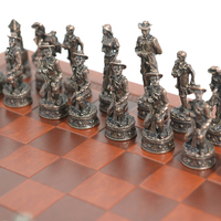 Juego de Ajedrez de Metal Histórico de la Segunda Guerra Mundial - Hecho a Mano, Duradero, Decorativo de Lujo