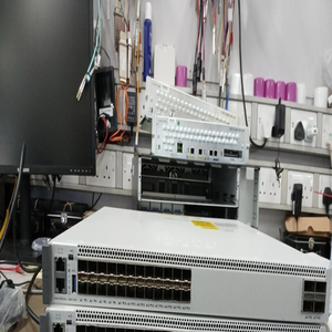 Nouveau Contrôleur de Programmation PLC Dédié PAC d'Automatisation Industrielle <span class=keywords><strong>C9500</strong></span>-<span class=keywords><strong>24Y4C</strong></span>-<span class=keywords><strong>E</strong></span>, Stock Original Disponible - Product Image 1