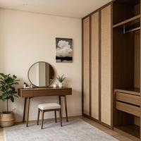 Armoire moderne en bois massif et rotin avec miroir de vanité intégré et étagères ouvertes pour le rangement de la chambre principale