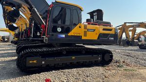 95% รถขุดมือสอง Volvo EC360รถตักดิน Volvo 36ตันอุปกรณ์หนัก - Product Image 3